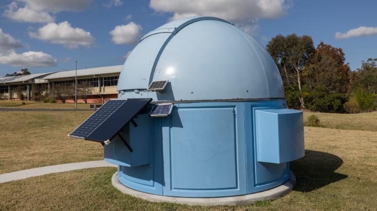 The new blue observatory at UOW's Shoahaven Campus. Photo: Mark Newsham