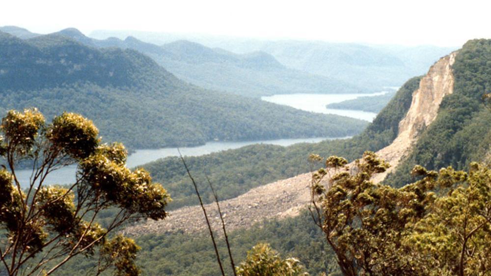 Nattai North Burragorang Walls rock avalanche above Lake Burragorang