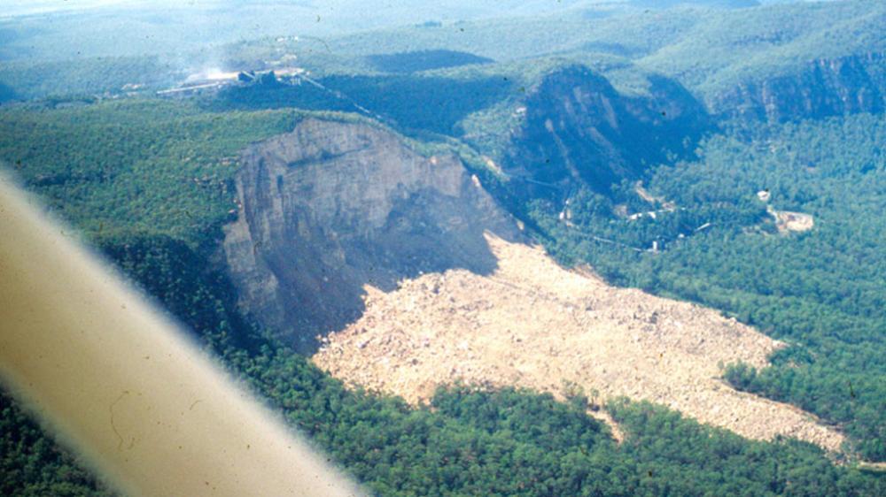 Nattai North Burragorang Walls rock avalanche oblique aerial overview