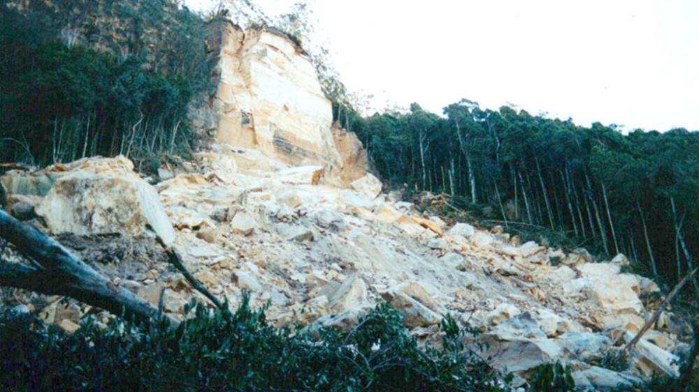 Mt Barrengarry rock fall 