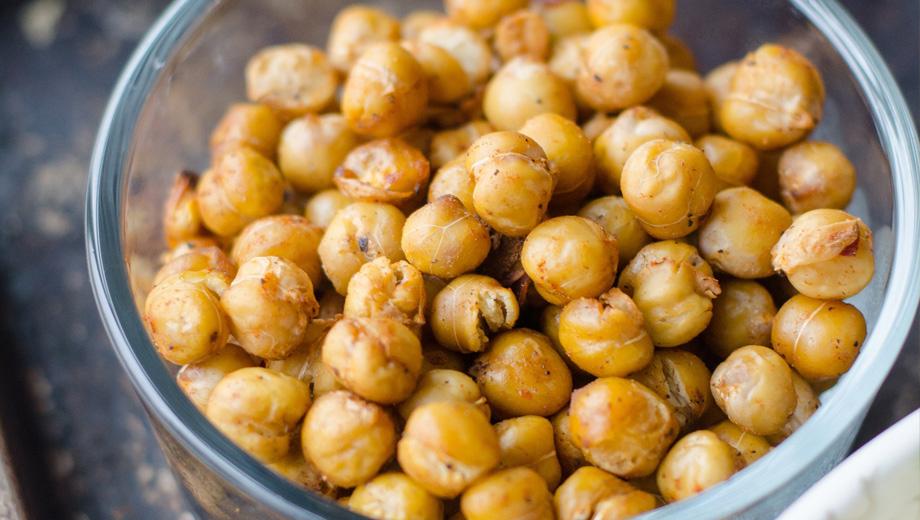 Chickpeas in a bowl.