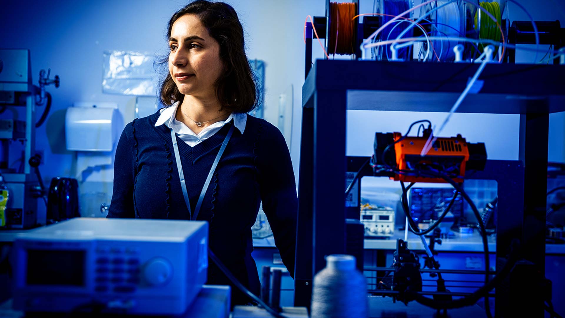 Fatemeh Mokhtari in a lab on Wollongong Campus