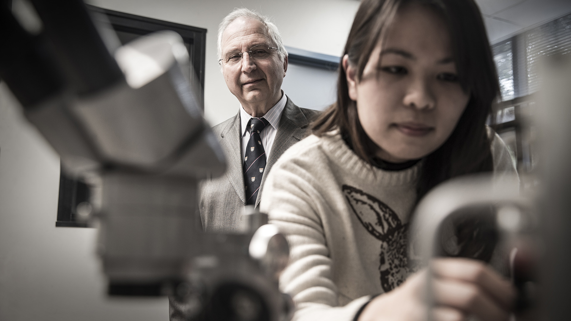 CMRP Director Distinguished Professor Anatoly Rozenfeld and Research FellowDr Linh Tran