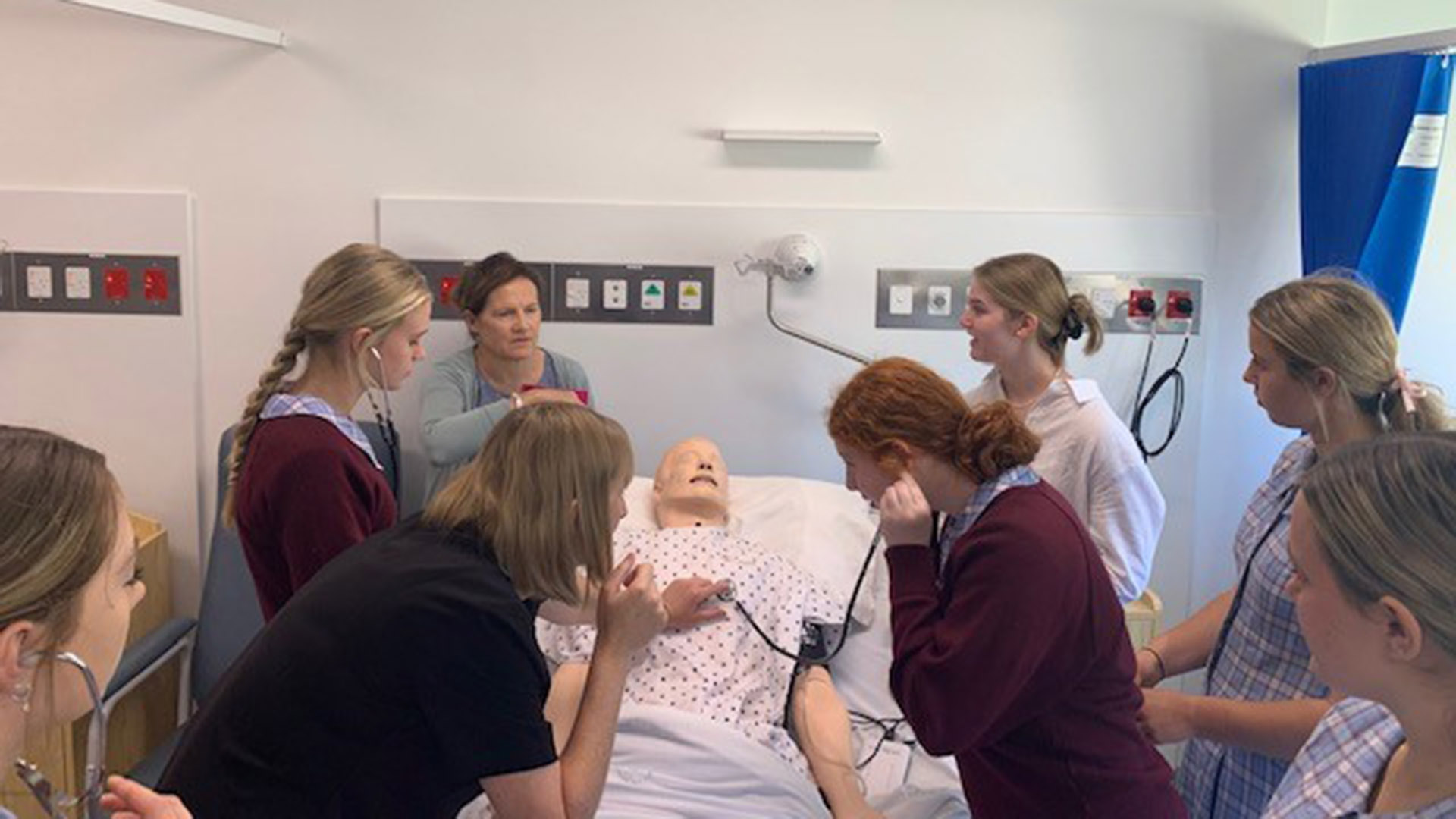 Chevalier College students at the inaugural Nursing Taster Day held at the University of Wollongong (UOW) Southern Highlands and co-located TAFE NSW Moss Vale