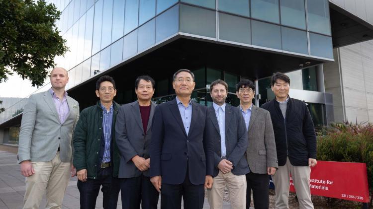 ISEM researchers Dr Jonathan Knott, Professor Jung Ho Kim and Distinguished Professor Xiaolin Wang, with Distinguished Professor Yang-Kook Sun from Hanyang University, AIIM Director Associate Professor Germanas Peleckis, Hanyang University’s Professor Hansu Kim, and ISEM Visiting Fellow Professor Min-Sik Park