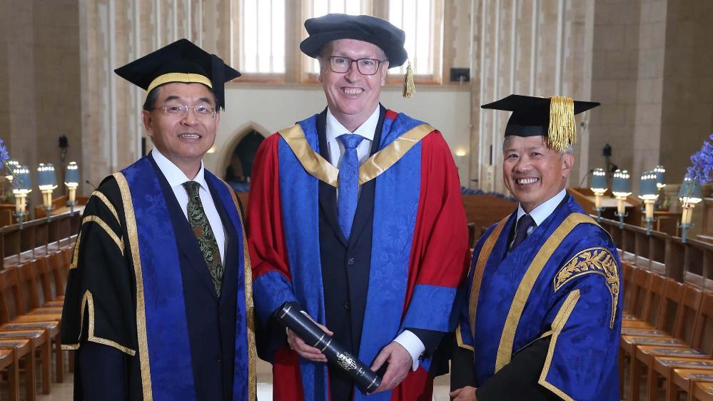 Professor Paul Wellings receive honorary doctorate from University of Surrey