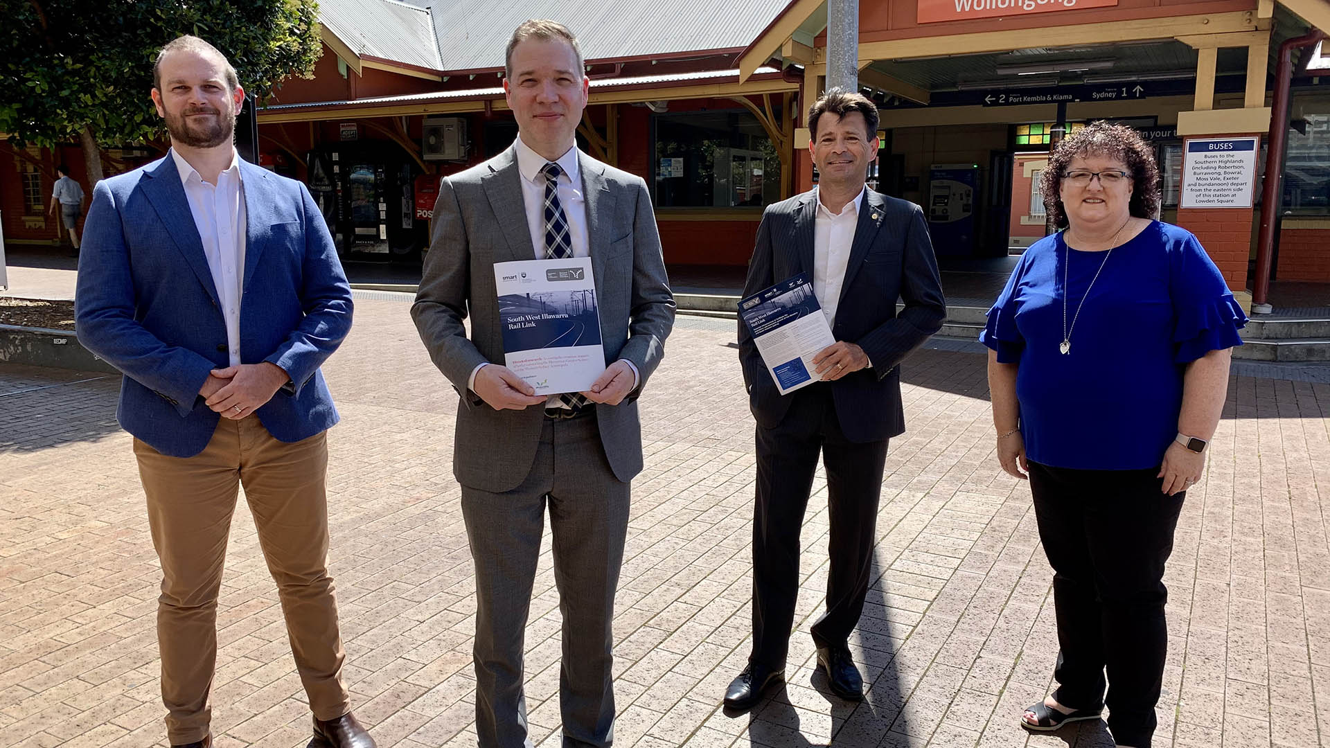 Illawarra Business Chamber Policy Manager James Newton, Illawarra Business Chamber Executive Director Adam Zarth, SMART Director Senior Professor Pascal Perez, SMART Chief Operating Officer Tania Brown