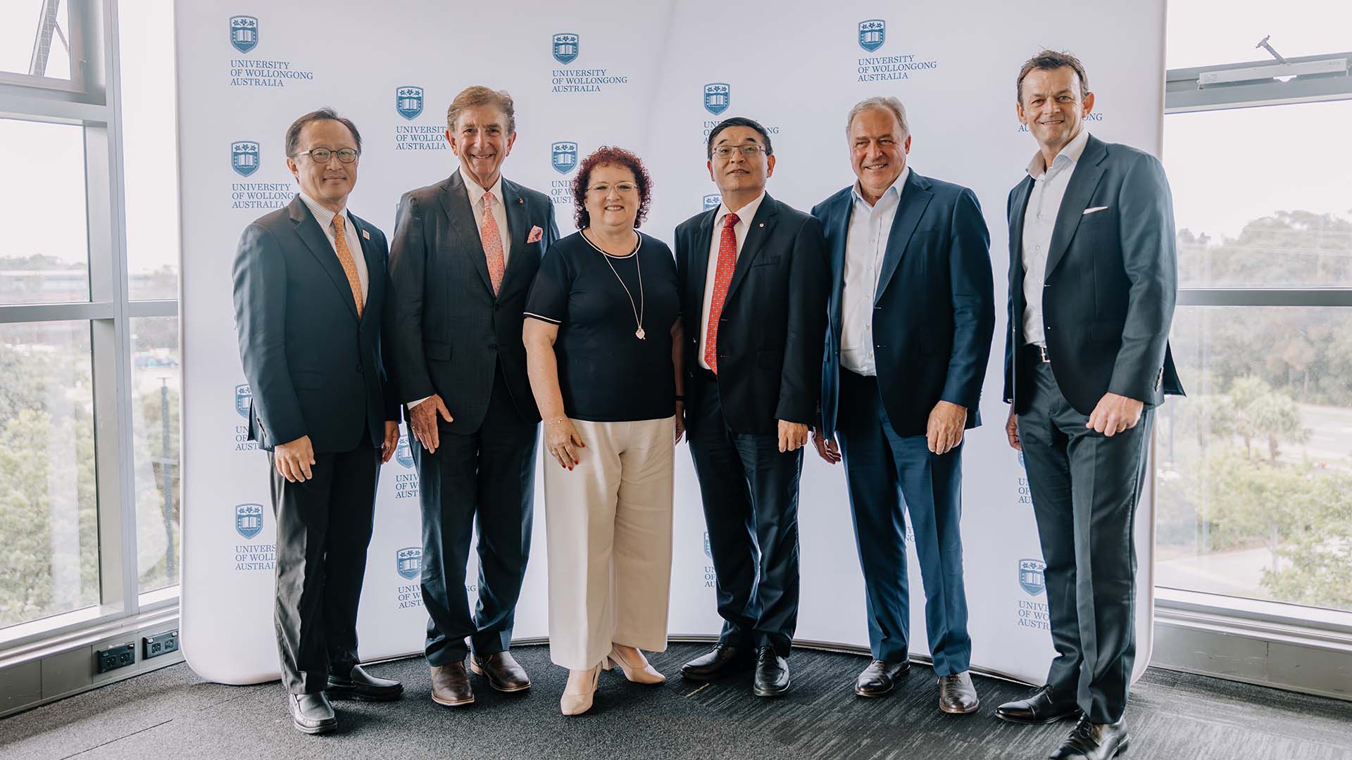 UOW设立三千万澳元捐赠基金,长期资助奖学金