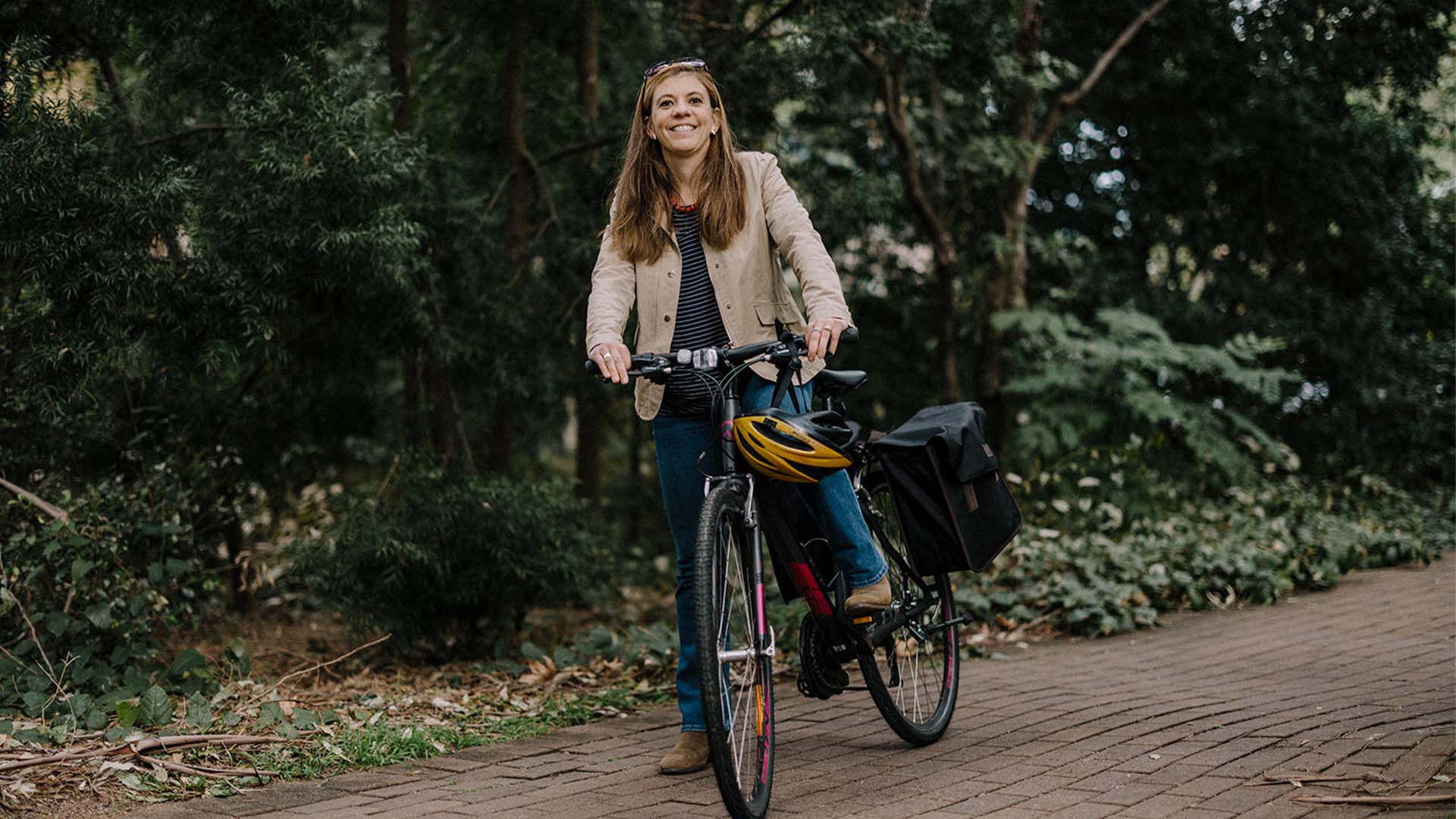 Dr Eline Schotsmans on her bike