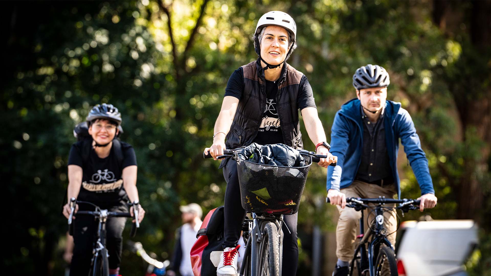 UOW Cycling Club: Juliana and Carolina