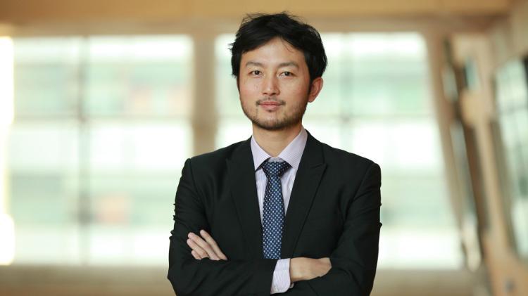 Dr Lee Rong, who completed his PhD on distributed multimedia systems at the University of Wollongong, is a global pioneer of information and communication technologies shaping the future of Industry 4.0