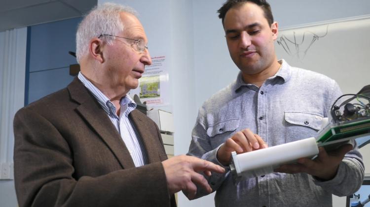 Dr Saree Algnaghy (right) with Distinguished Professor Anatoly Rozenfeld, Director of UOW’s Centre for Medical Radiation Physics