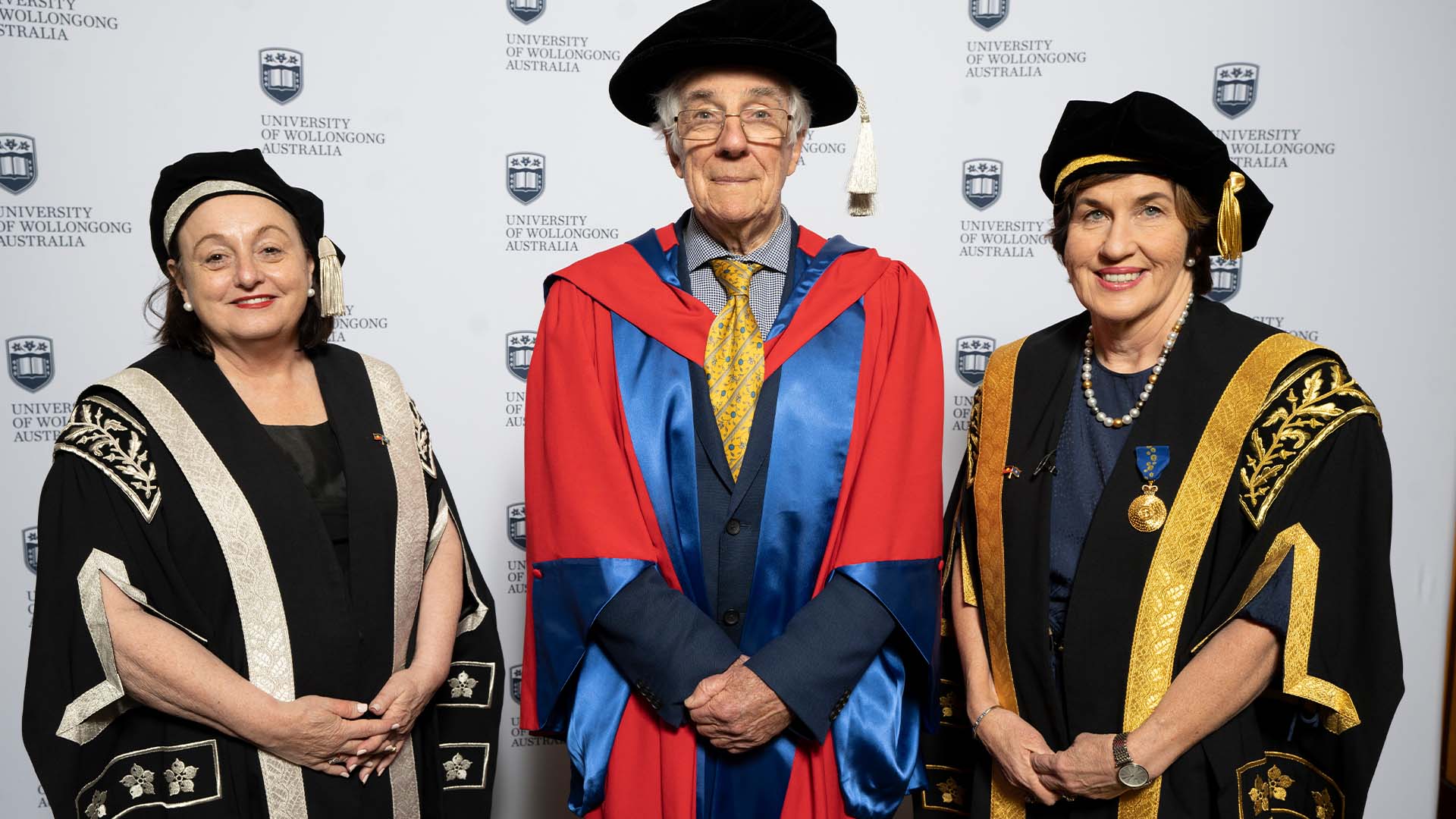 Prof Bruce Thom with Chancellor and Vice-Chancellor